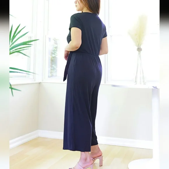 Petite Jumpsuit size large . NWT - Picture 2 of 4